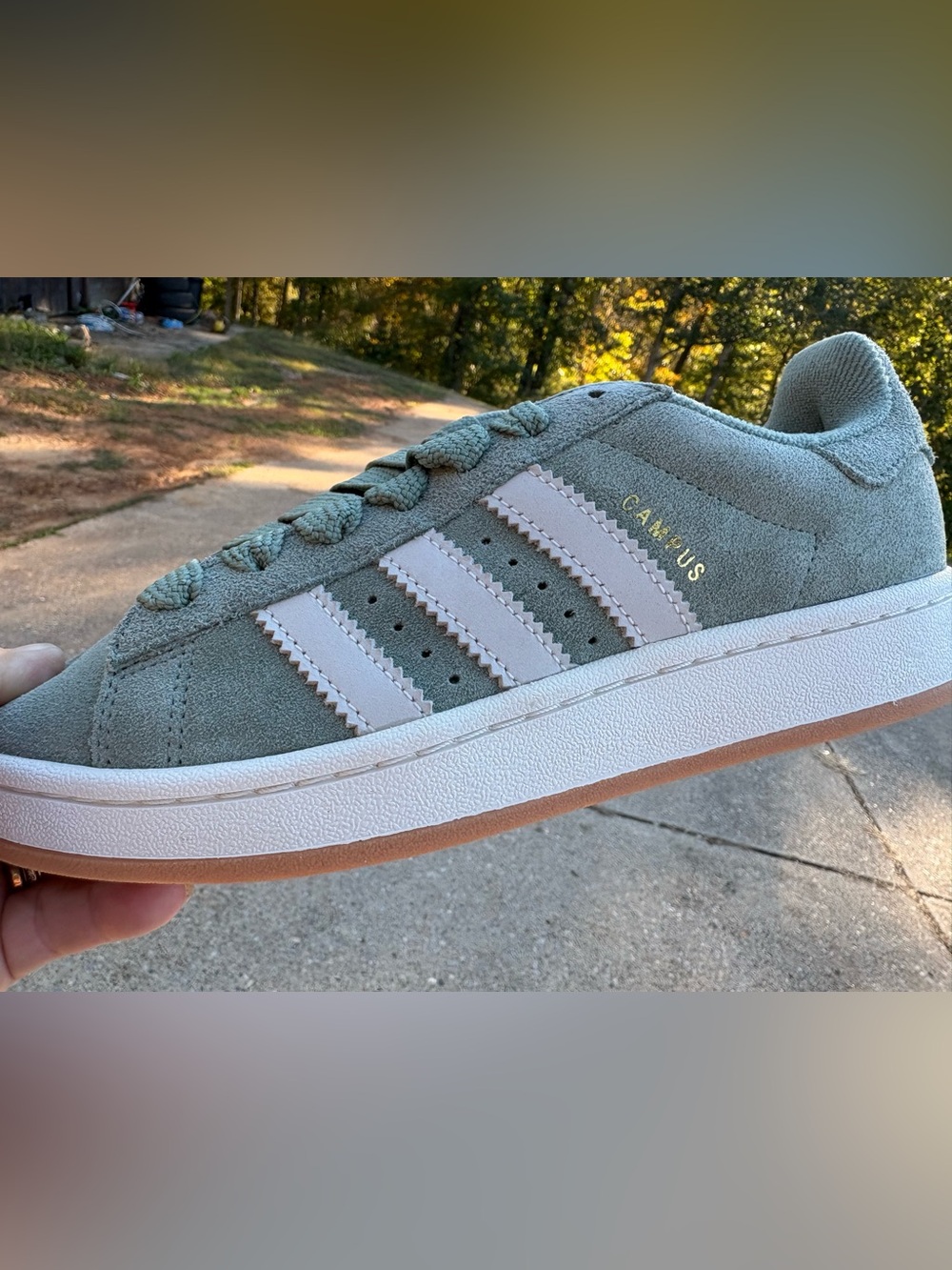NWT Adidas Campus ladies Sz 7 youth 5.5 Suede Sneakers - light green /White